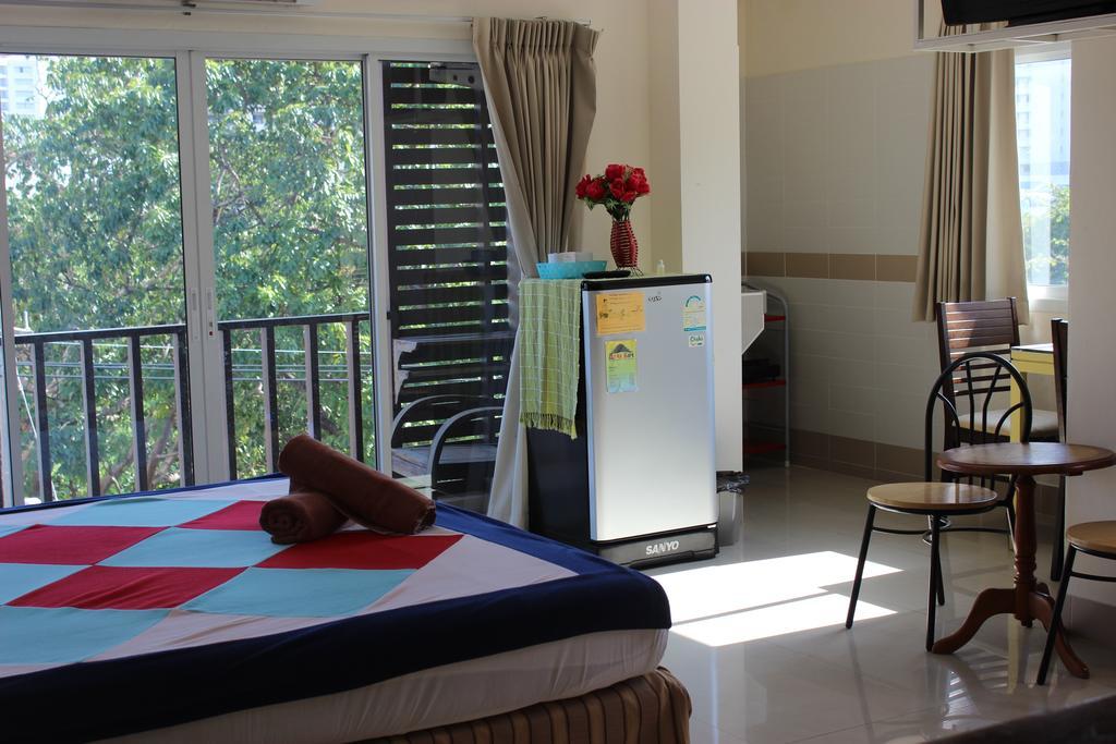 Aparthotel Dacha Beach à Pattaya Extérieur photo