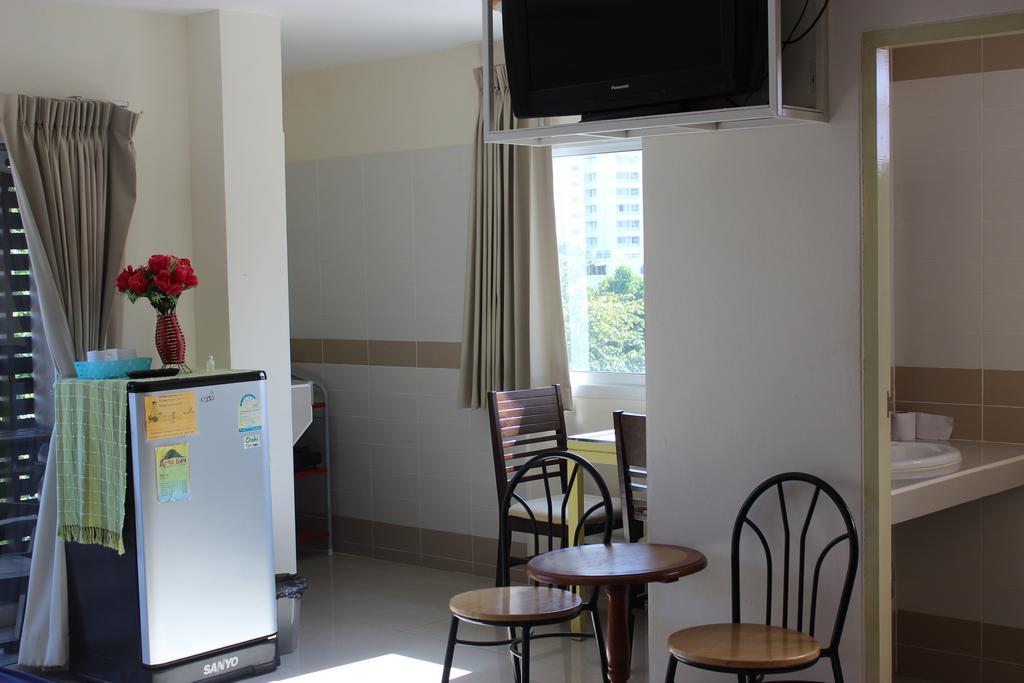 Aparthotel Dacha Beach à Pattaya Extérieur photo